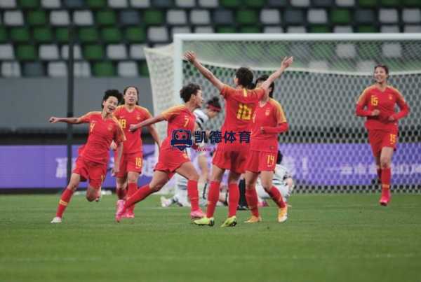 中国女足展现出了强大的攻击力和团队合作精神